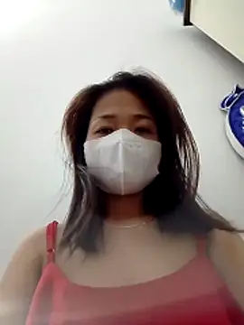 PamPii2x online show from April 10, 2026, 10:50 pm