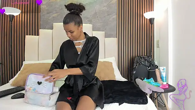 catiusca reyes 03 online show from March 23, 2026, 12:38 pm