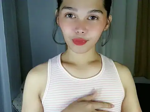 Snapshot of sluttyLeila chatting on January 18, 2026, 1:25 pm sluttyLeila online show from January 18, 2026, 1:25 pm