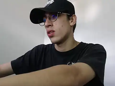 Snapshot of Dio__morningstar chatting on November 18, 2025, 4:32 pm Dio morningstar online show from November 18, 2025, 4:32 pm