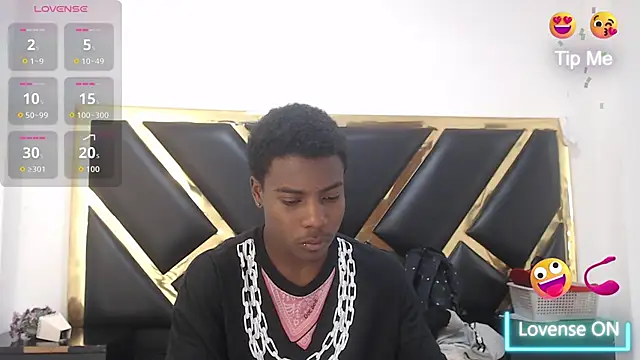 NoahJhonson69 online show from February 9, 2026, 11:52 am