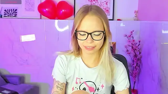 lucy loy online show from February 6, 2026, 2:35 pm