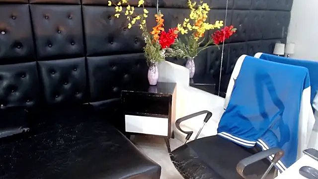 Snapshot of ChrisHott01 chatting on November 30, 2025, 7:14 pm ChrisHott01 online show from November 30, 2025, 7:14 pm