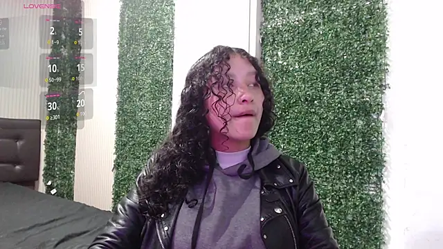 pettymoon1 online show from November 27, 2025, 11:32 am