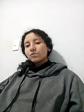 pettymoon1 online show from January 10, 2026, 9:32 pm