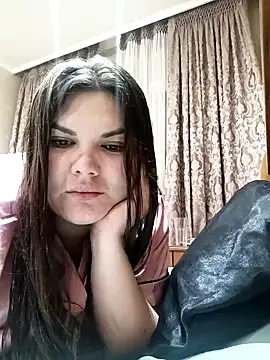 Snapshot of Maru992699 chatting on December 14, 2025, 9:31 pm Maru992699 online show from December 14, 2025, 9:31 pm