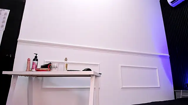 Snapshot of Sienarosewood chatting on February 10, 2026, 3:49 am Sienarosewood online show from February 10, 2026, 3:49 am