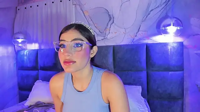 IsabelaStefano online show from April 13, 2026, 3:10 am