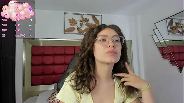 MarieTaylor  online show from February 18, 2026, 6:26 pm