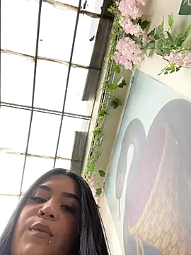 Snapshot of Emily_0-5 chatting on December 1, 2025, 8:42 pm Emily 0-5 online show from December 1, 2025, 8:42 pm