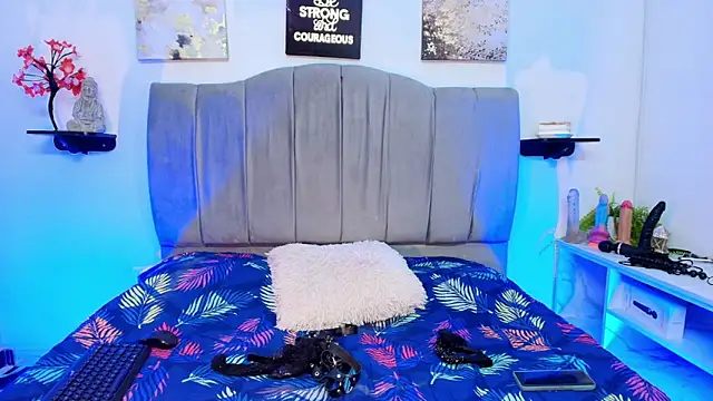 Snapshot of Maddy__Jones chatting on February 6, 2026, 7:21 pm Maddy Jones online show from February 6, 2026, 7:21 pm