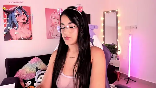 Ivycortes online show from November 22, 2025, 9:02 pm