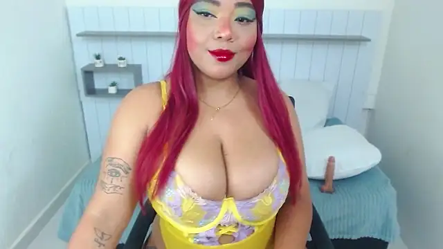 Snapshot of Ivonny_Hot chatting on July 12, 2026, 4:46 am Ivonny Hot online show from July 12, 2026, 4:46 am