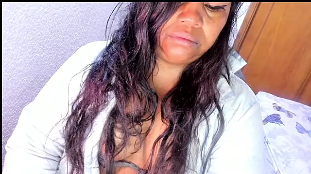 ebonycamelia online show from January 14, 2026, 10:08 am