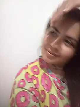 Snapshot of mamacalientica chatting on November 19, 2025, 5:18 am mamacalientica online show from November 19, 2025, 5:18 am