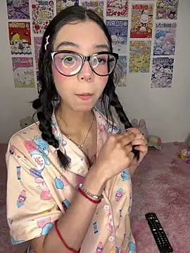 Snapshot of Valen-Foxx1 chatting on February 2, 2026, 5:50 am Valen-Foxx1 online show from February 2, 2026, 5:50 am