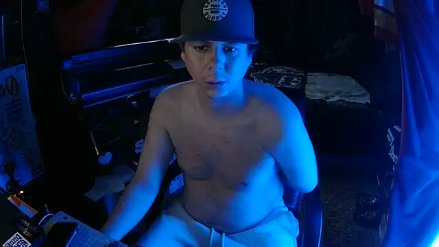 Snapshot of Bowerboi chatting on November 20, 2025, 11:58 pm Bowerboi online show from November 20, 2025, 11:58 pm