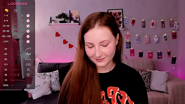 velvet cherry  online show from April 25, 2026, 7:55 am