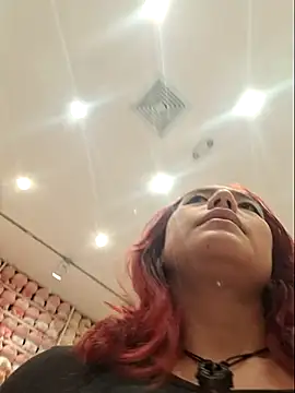 Snapshot of Eveelyn25xxx chatting on November 19, 2025, 11:27 pm Eveelyn25xxx online show from November 19, 2025, 11:27 pm