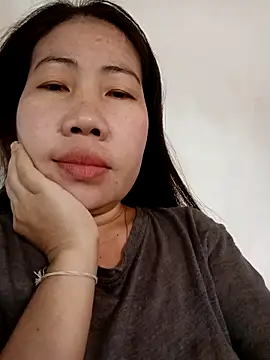 Snapshot of Reema_143 chatting on November 26, 2025, 2:00 am Reema 143 online show from November 26, 2025, 2:00 am