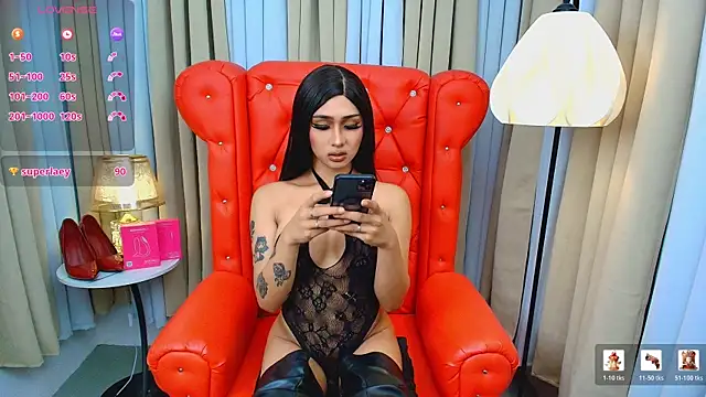 Snapshot of Iris_Hilton chatting on June 14, 2026, 2:24 am Iris Hilton online show from June 14, 2026, 2:24 am