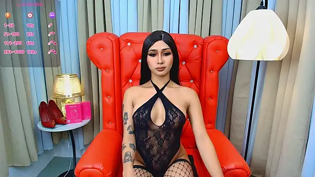 Snapshot of Iris_Hilton chatting on June 14, 2026, 12:18 am Iris Hilton online show from June 14, 2026, 12:18 am