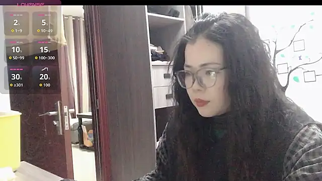 Snapshot of Huahua3187 chatting on November 26, 2025, 10:37 am Huahua3187 online show from November 26, 2025, 10:37 am