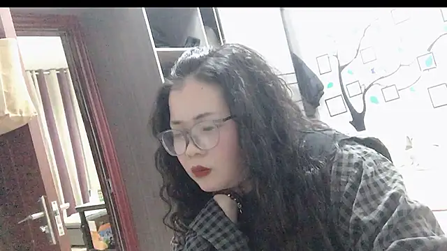 Snapshot of Huahua3187 chatting on November 25, 2025, 12:49 pm Huahua3187 online show from November 25, 2025, 12:49 pm