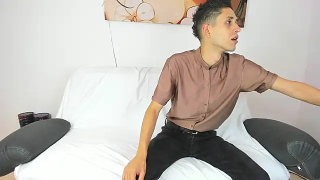 dracke and zara online show from December 17, 2025, 12:21 pm