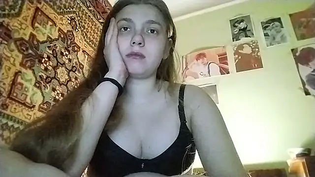 Snapshot of KikiBang chatting on February 11, 2026, 8:20 pm KikiBang online show from February 11, 2026, 8:20 pm