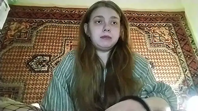 Snapshot of KikiBang chatting on March 1, 2026, 7:36 pm KikiBang online show from March 1, 2026, 7:36 pm