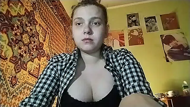 Snapshot of KikiBang chatting on May 15, 2026, 7:34 pm KikiBang online show from May 15, 2026, 7:34 pm