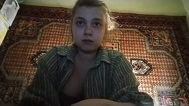 Snapshot of KikiBang chatting on April 6, 2026, 7:26 pm KikiBang online show from April 6, 2026, 7:26 pm