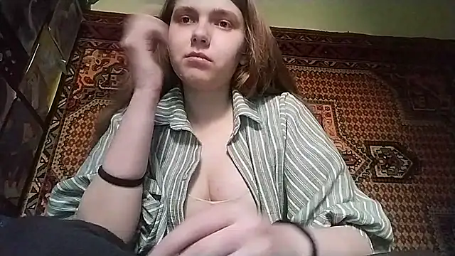 Snapshot of KikiBang chatting on February 4, 2026, 8:53 am KikiBang online show from February 4, 2026, 8:53 am