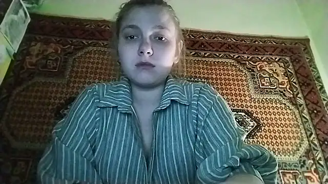 Snapshot of KikiBang chatting on April 3, 2026, 7:09 pm KikiBang online show from April 3, 2026, 7:09 pm