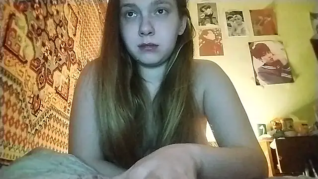 Snapshot of KikiBang chatting on April 10, 2026, 7:43 pm KikiBang online show from April 10, 2026, 7:43 pm