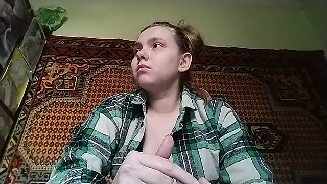 Snapshot of KikiBang chatting on February 28, 2026, 10:04 am KikiBang online show from February 28, 2026, 10:04 am