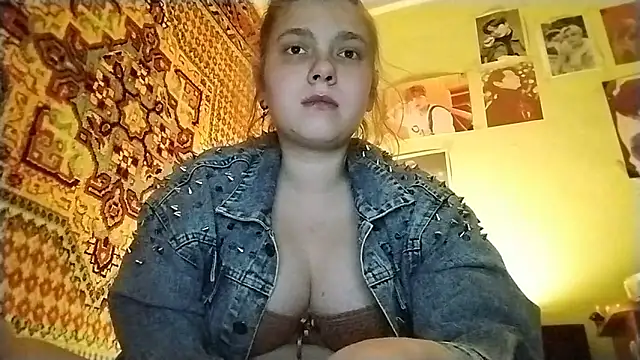 Snapshot of KikiBang chatting on April 9, 2026, 7:31 pm KikiBang online show from April 9, 2026, 7:31 pm