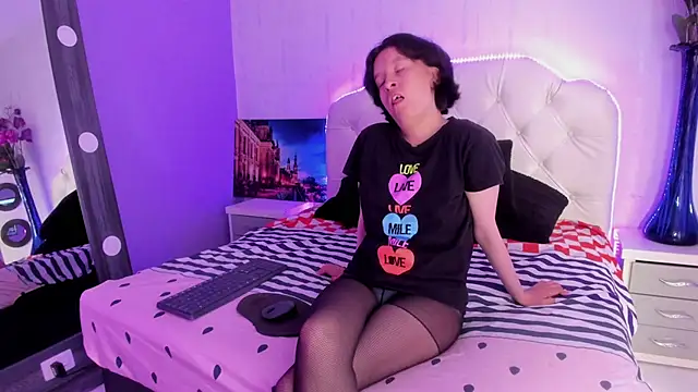 Snapshot of CoralAndOcean_ chatting on November 26, 2025, 1:00 pm CoralAndOcean online show from November 26, 2025, 1:00 pm