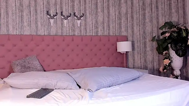 DaimondJohnson online show from December 20, 2025, 9:17 pm