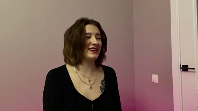 Snapshot of Marimari_maur chatting on February 18, 2026, 1:40 pm Marimari maur online show from February 18, 2026, 1:40 pm