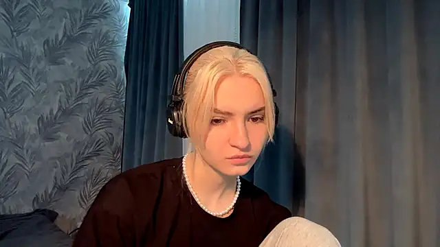 Snapshot of Cindi_Jacobs chatting on November 24, 2025, 2:39 pm Cindi Jacobs online show from November 24, 2025, 2:39 pm