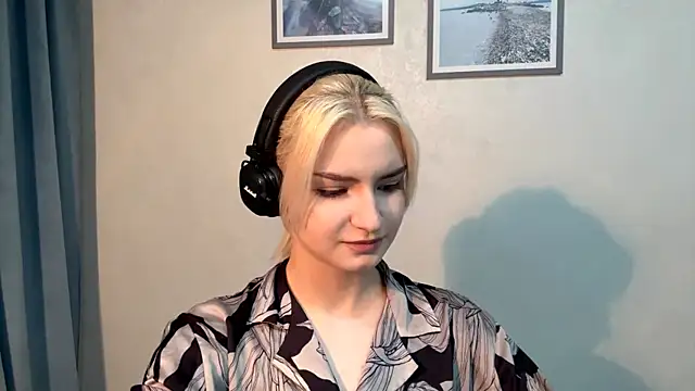 Snapshot of Cindi_Jacobs chatting on December 1, 2025, 5:03 pm Cindi Jacobs online show from December 1, 2025, 5:03 pm