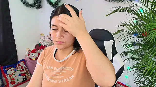 ADDA GODDESS online show from December 3, 2025, 6:18 pm