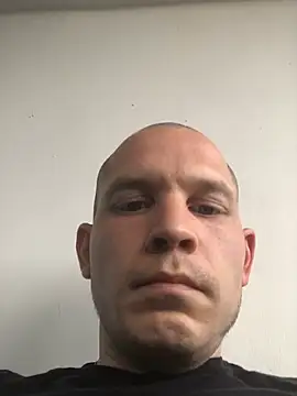 Spielzeugtwink online show from May 31, 2026, 2:56 pm