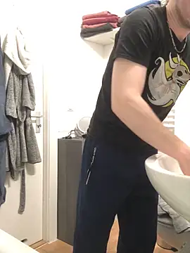 Spielzeugtwink online show from February 24, 2026, 10:10 pm