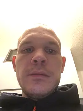 Spielzeugtwink online show from November 27, 2025, 10:32 pm