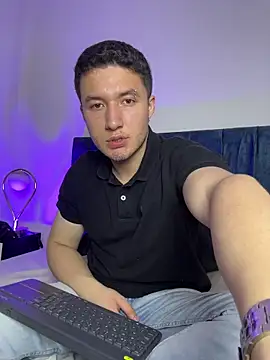 Snapshot of Ethan-Connor chatting on November 20, 2025, 8:31 pm Ethan-Connor online show from November 20, 2025, 8:31 pm