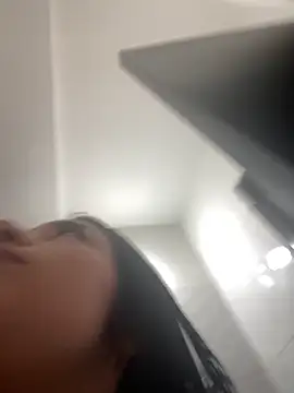 luna ef  online show from November 29, 2025, 6:19 pm