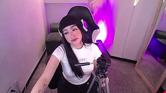 vallolett online show from February 5, 2026, 8:48 pm